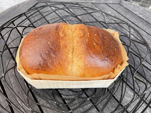 【パン デ フィロゾフ】焼き色さえもおいしそうな「アサマ」