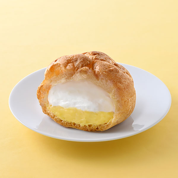 【ファミリーマートの定番スイーツ売上ランキング 1位】「クリームたっぷり！ダブルシュー」199円（税込）