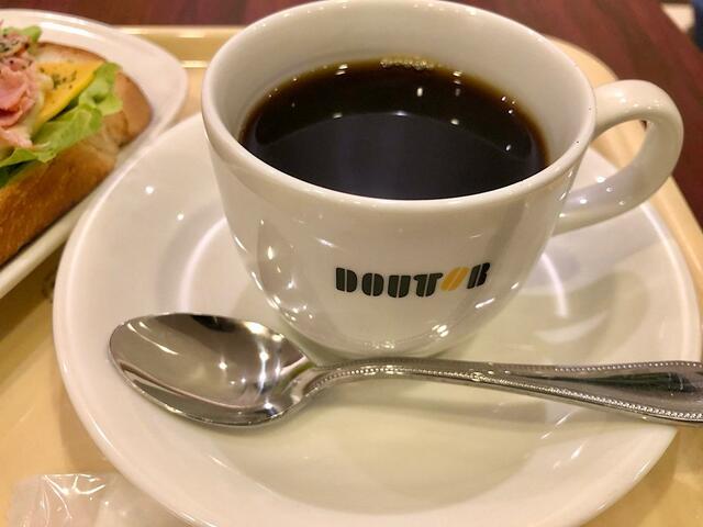 【ドトールコーヒーショップ モーニング・セットA】ブレンドコーヒーはマイルドな口当たりで飲みやすく美味しい