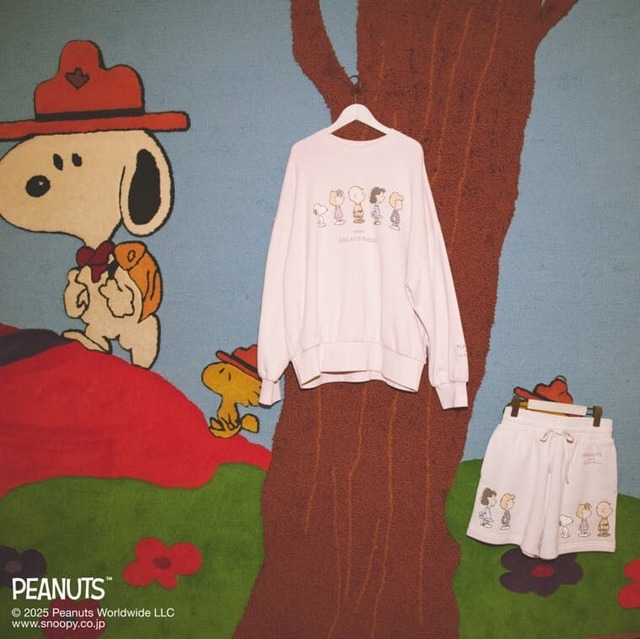 【PEANUTS】裏毛プルオーバー ¥7,920、【PEANUTS】裏毛ショートパンツ ¥6,930 ※ピンクはオンライン限定