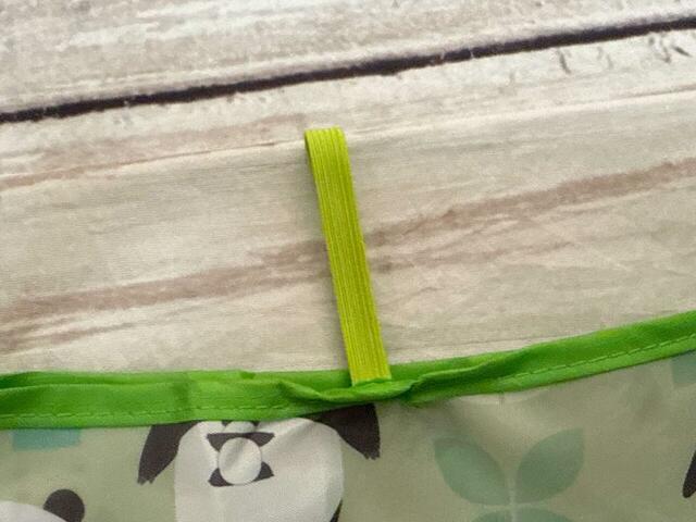 ゴムバンド付きでコンパクトにまとめて持ち歩き可能♪