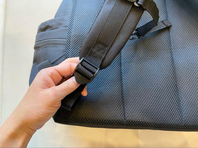 【coca トラベルバックパック】ショルダーベルトは長さ調節可能!身長問わず使えます