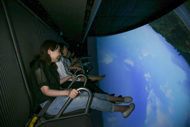 富士急ハイランド「富士飛行社」