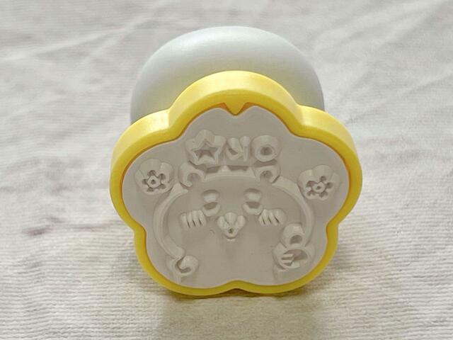 台座がスタンプになっています！