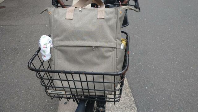 【ワークマン たためて自立する撥水トートリュック】自転車のかごにもすっぽり入る、ちょうどいいサイズ感が嬉しい◎