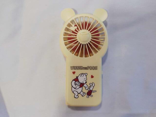 淡いイエローカラー