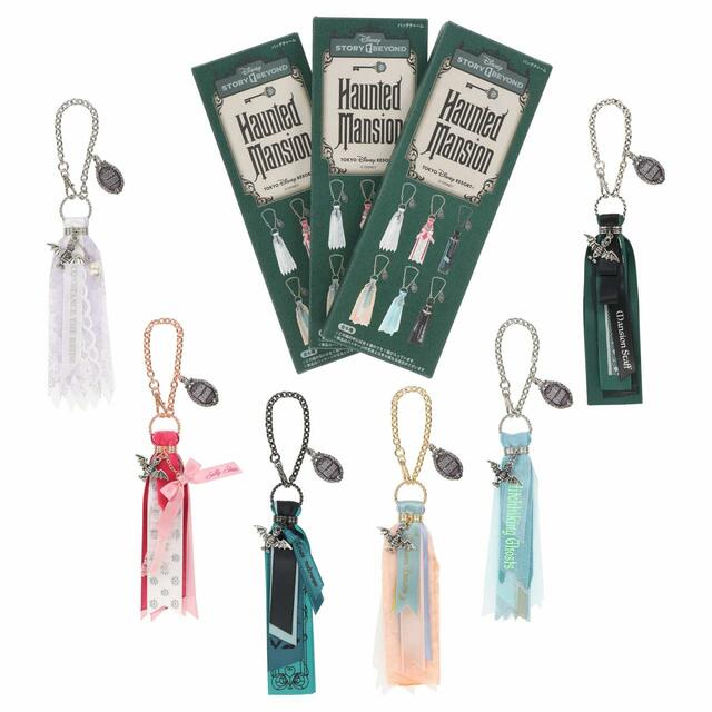 バッグチャーム 2,000円｜サイズ：（1個あたり）縦約22cm｜東京ディズニーリゾート「ディズニーストーリービヨンド」グッズ｜販売店舗：東京ディズニーランド「キングダム・トレジャー」｜発売日：2023年1月26日（木）