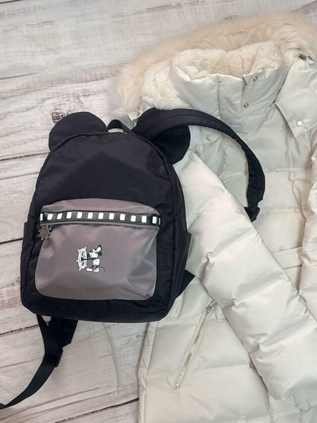 ホワイトのダウンに合わせてモノトーンコーデ♪