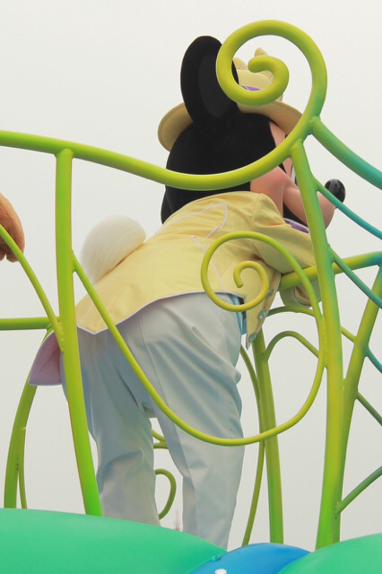 東京ディズニーランド「ディズニー・イースター2015」/「ヒッピティ・ホッピティ・スプリングタイム」ミッキーマウス ©Disney