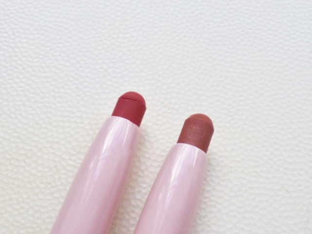 マットリップクレヨン【ミッキー&ミニー】 左から血色ピンク、ピンキーベージュ 1600円+円