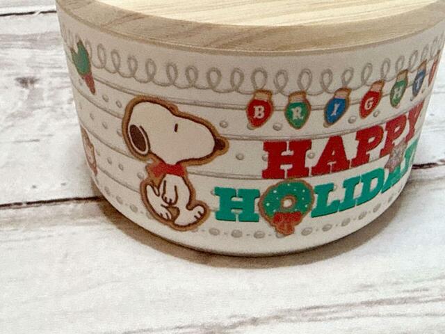 側面にもかわいいイラストアートプリント入り。まるでクリスマスケーキの側面のようなデザインがかわいい！