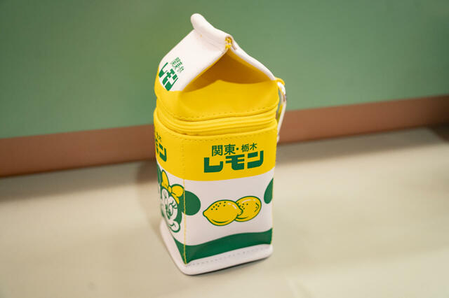 ミッキー＆ミニー グミ ポーチ入り カラビナ付き 関東・栃木レモン LEMON GYUNYU 2,700円