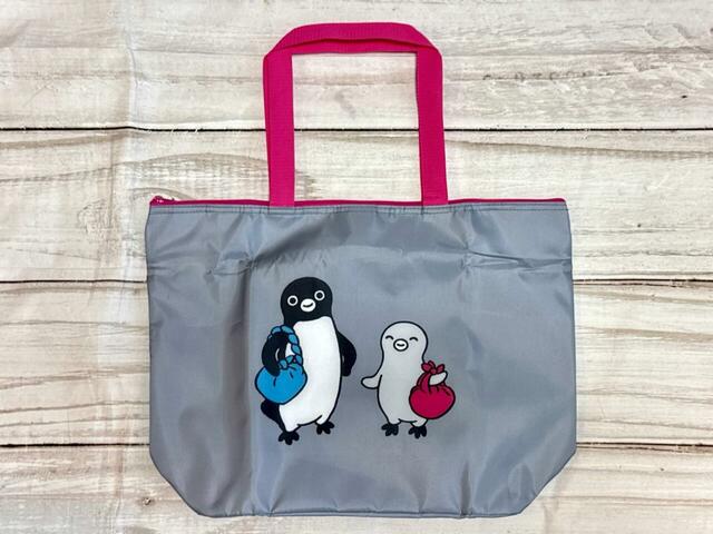【付録:SuicaのペンギンのBig保冷トートバッグ〈ピンクグレー〉】サイズ:(約)横幅45cm ×高さ32cm× まち13cm (持ち手含まず)