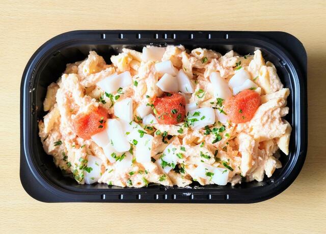 【コストコ クリームめんたいペンネ 1426g 2538円】フタを外してそのまま電子レンジで加熱できる