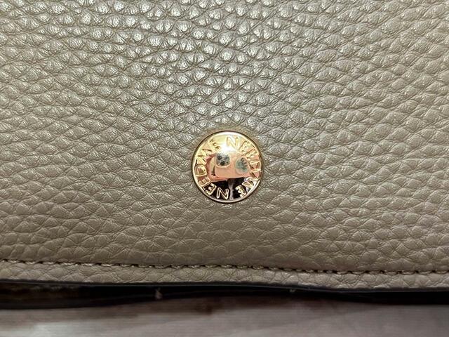 【ファッションセンターしまむら】スナップボタンもゴールド！