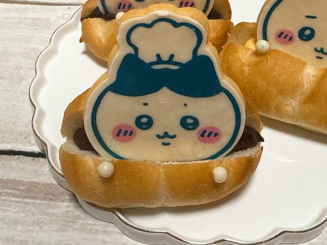 かわいいお顔のクッキー付きなのがうれしい！ハチワレはチョコレートクリームがサンドされています