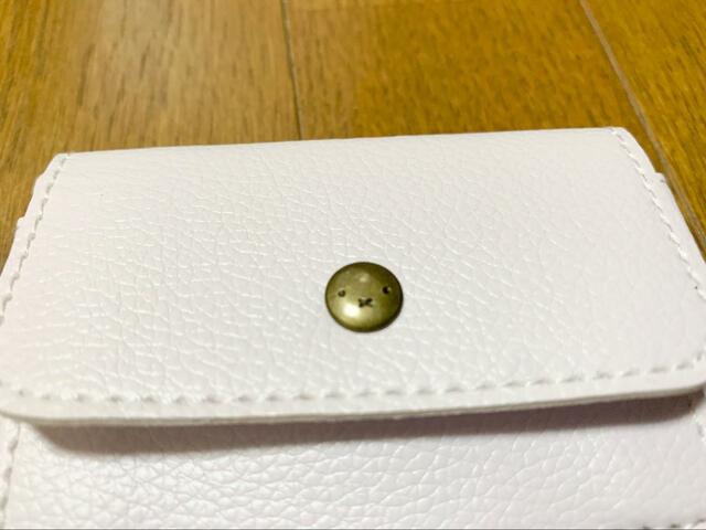 【ESSE 10月号特装版／特別付録「ミッフィーのミニ財布」】ボタンにもミッフィーが！