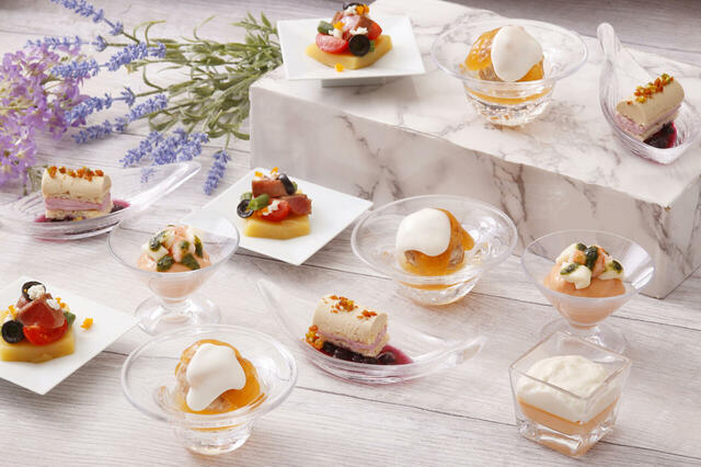 「雲丹や北海道産赤肉メロン、天地人トマトをアレンジした冷前菜」＜期間：2026年4月1日～6月30日＞【【インターコンチネンタル 東京ベイ】握りたて寿司やズワイ蟹、海鮮丼も！北海道の美食を堪能できるランチ＆ディナーブッフェ開催！】