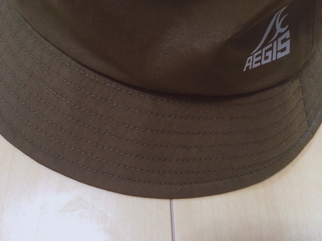 【ワークマン イージス防水バケットハット】ロゴは夜道で光る