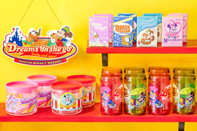 ディズニーキャラクターがいっぱいのグロサリーストアをモチーフにしたグッズ｜販売店舗：東京ディズニーランド「ホームストア」、東京ディズニーシー「ヴィラ・ドナルド・ホームショップ」｜発売日：2024年10月10日（木）