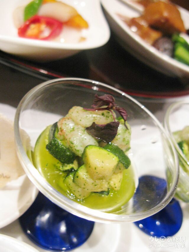 甘エビと旬のズッキーニのマリネ【“ダッフィー＆フレンズのウェア・スマイル・グロウ” カントニーズランチ】