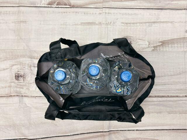 2Lのペットボトルが3本収納できるビッグサイズ！