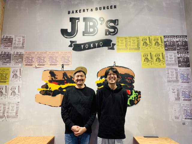 左が代表の佐藤さん、店長の西岡さん