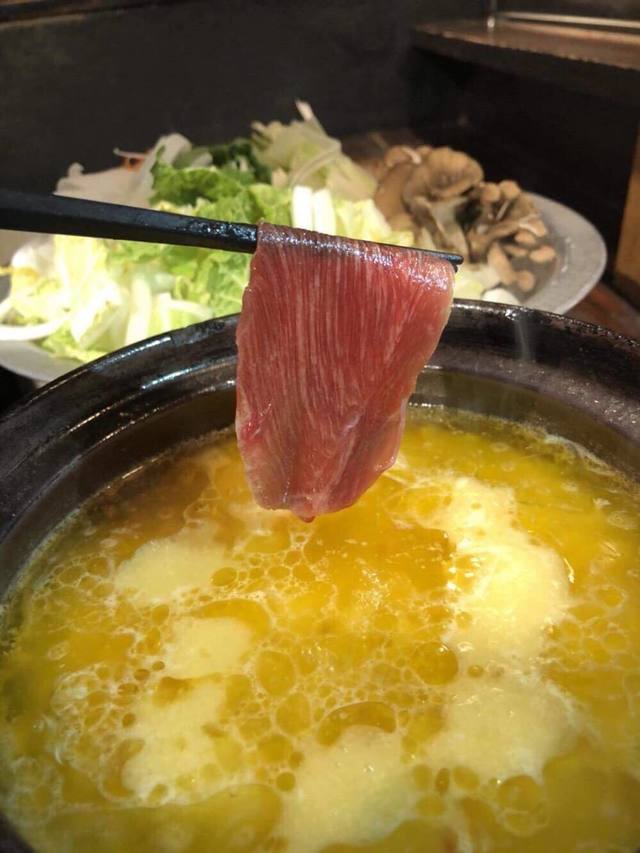 牛タンの雲丹アヒージョしゃぶしゃぶ