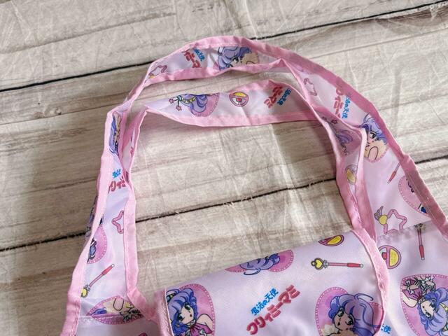 持ち手の長さは長めなので、肩がけが可能