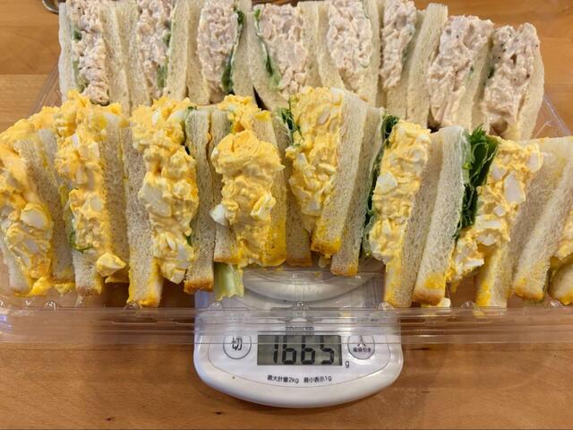 【コストコ　サンドイッチコンボ】1,600g超えの重量感！パンからあふれる具材にテンションUP♪
