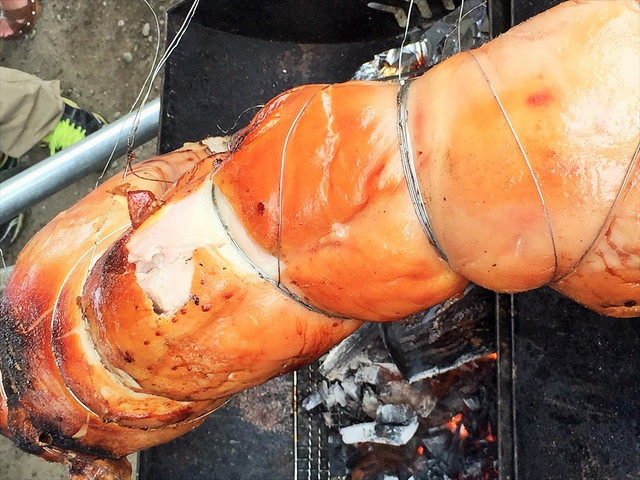 ワイルドバーベキュー/豚の丸焼き