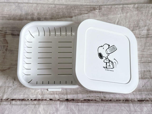 蓋を開けるとザルが登場！