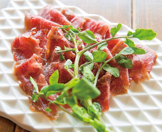 「熟成肉」の名店／グリルド エイジング・ビーフ （飯田橋）　  熟成和牛の自家製生ハム 890円（税別）