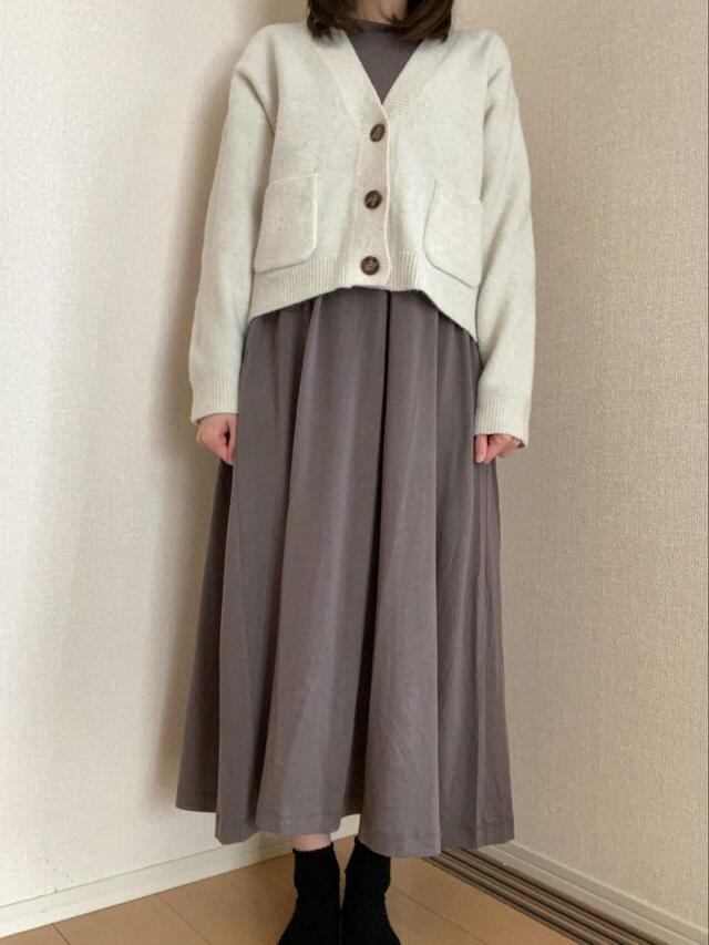 【無印良品　なめらか天竺編みクルーネック長袖ワンピース】カラーはチャコールグレー、黒、ダークネイビーがあります