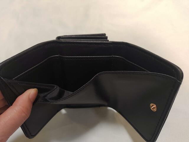 カードが3枚入るポケット付き『otona MUSE（オトナミューズ）』12月号の付録は「Deuxieme Classe (ドゥーズィエム クラス) のミニ財布」