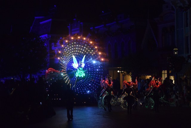 ディズニー・ペイント・ザ・ナイト・パレード｜香港ディズニーランド・リゾート