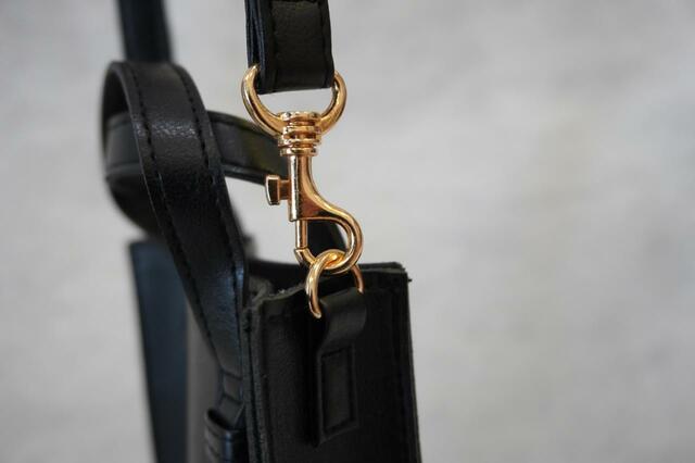 金具はゴールドで統一されている