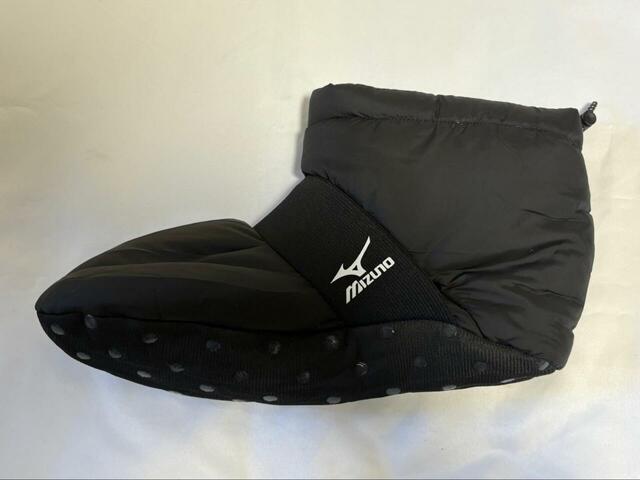 【ミズノ ルームブーツ】リニューアルバージョンのデザイン。ブラック、カーキ、ピンクの3色展開です