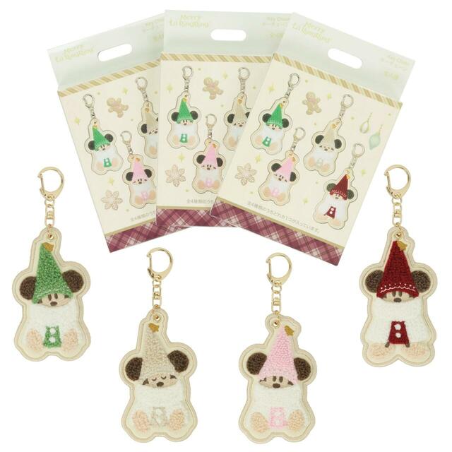 キーチェーン 1,300円|東京ディズニーリゾート「ディズニー・クリスマス」スペシャルグッズ|販売店舗:東京ディズニーランド「ディズニー&カンパニー」、東京ディズニーシー「ガッレーリア・ディズニー」|発売日:2026年11月10日(火)