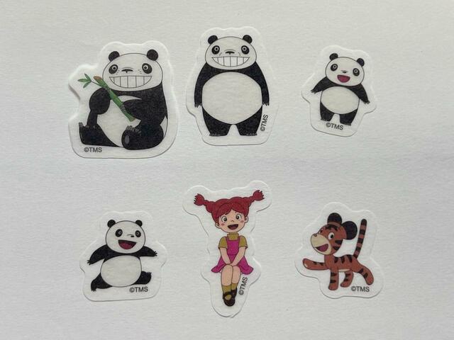 スタンダードはダイカットのフレークシール。各キャラクターが勢揃い！