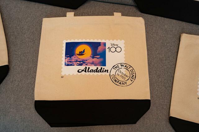 トートバッグ｜3,300円｜銀座 伊東屋「ディズニー100周年」グッズ