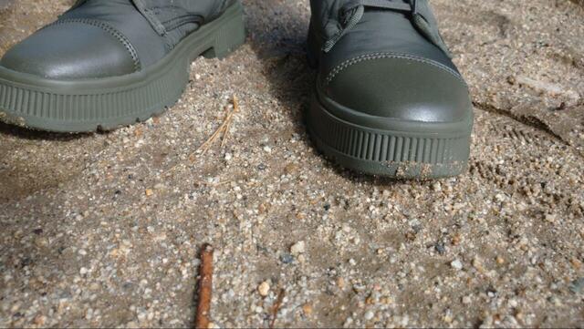 【ユニクロC パデッドレースアップブーツ】濡れた土の上でも安心して歩けます！