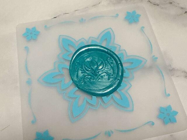 1分程度でシーリングスタンプを離しましょう