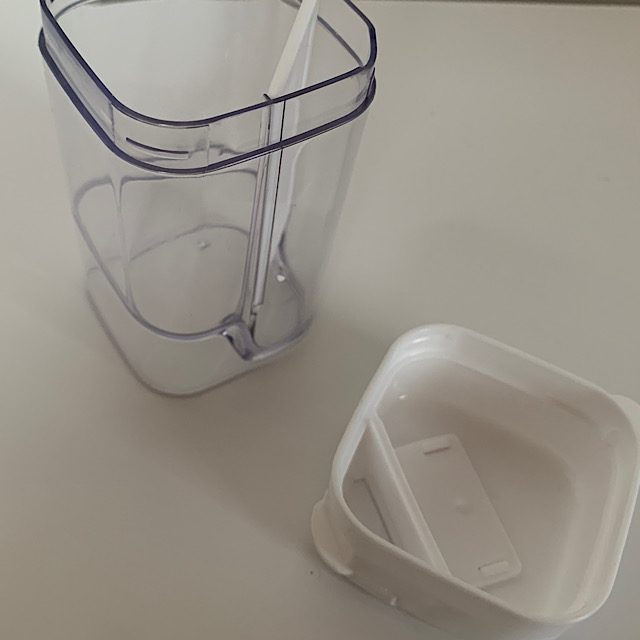 【seria 粉末だしボトル】仕切りは取り外し可能