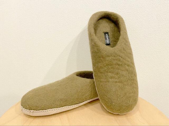 【BEAMS fennica ルームシューズ フェルトスリッパ】インテリアにも馴染むとってもおしゃれなデザイン♪