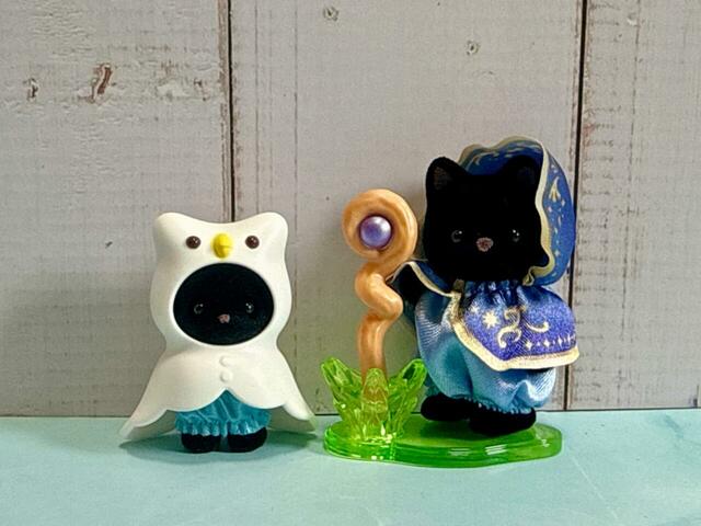 グロリアよりレジーのほうが小さく、並べると赤ちゃんのきょうだいのようで、かわいさマシマシ！