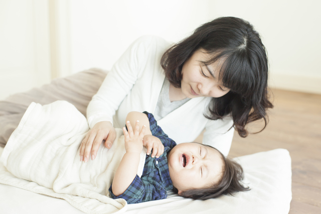 夜泣き専門保育士に聞く 赤ちゃん ママに優しい安眠ガイド 寝言泣きって知ってる 1 3 ハピママ