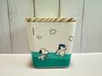 【カルディ×PEANUTS／スヌーピー バンブーコンテナ】カラーはグリーンとレッドの2種。グリーンは全側面にスヌーピーとオラフが描かれています♪