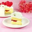 「母の日 ハートのフラワーケーキ」＜価格：2,800円（税込）＞【お母さんありがとう！不二家“母の日限定スイーツ”のWEB予約がスタート！ペコちゃんのエコバッグ付き「ハートのフラワーケーキ」も登場！】