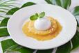 「パイナップルフランベ バニラアイスクリーム添え」＜期間：2025年6月27日～29日＞【パティシエが目の前で仕上げる「メロンプリンパフェ」も食べ放題♪3日間限定のスペシャルブッフェが「グランドニッコー東京ベイ 舞浜」で開催！】